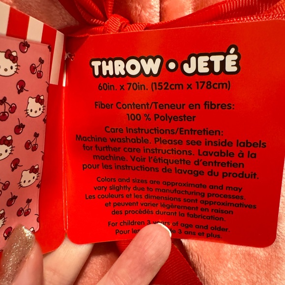Hello Kitty Cherry Throw 🍒🍒 - Picture 6 of 6